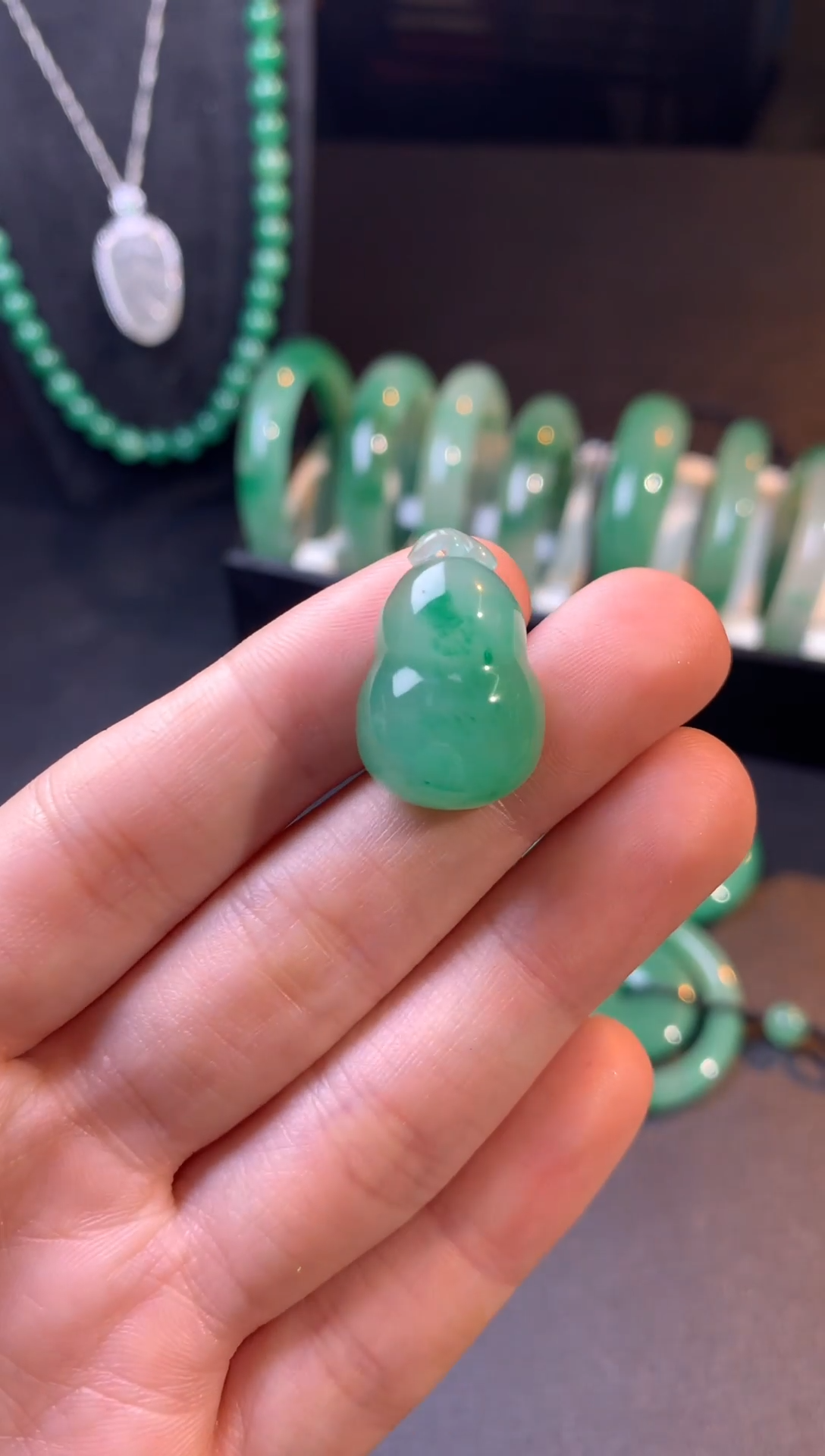 吊坠(不含链)未镶嵌石英质玉（非洲翠）葫芦