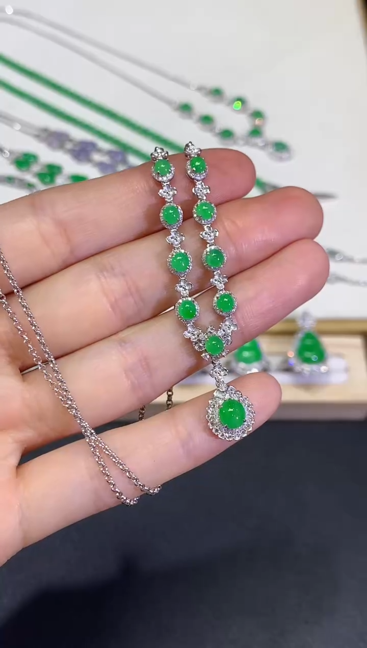 【闪购商品】翡翠颈饰18K金镶嵌团购65