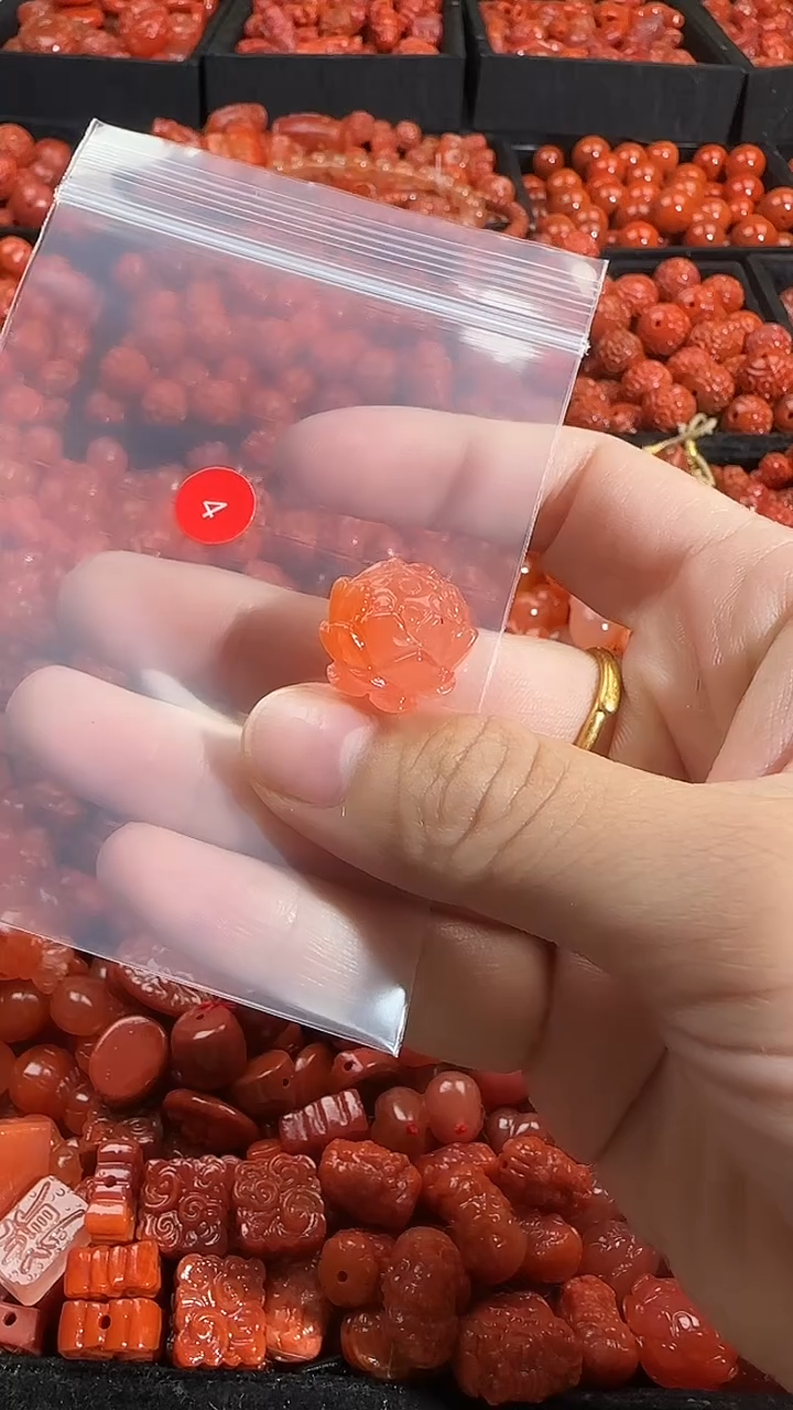 颈饰未镶嵌南红玛瑙1