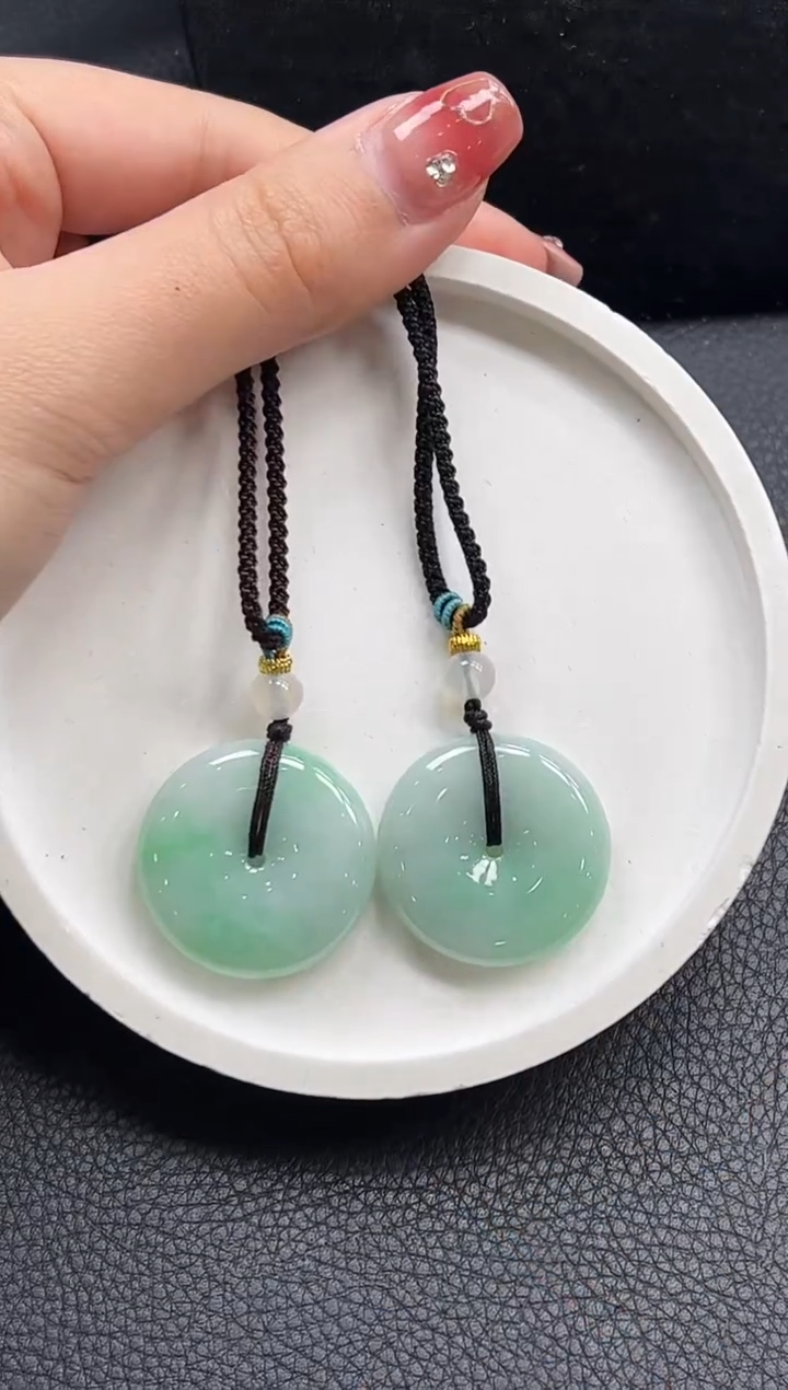 【闪购商品】翡翠颈饰未镶嵌平安扣多样性发1件