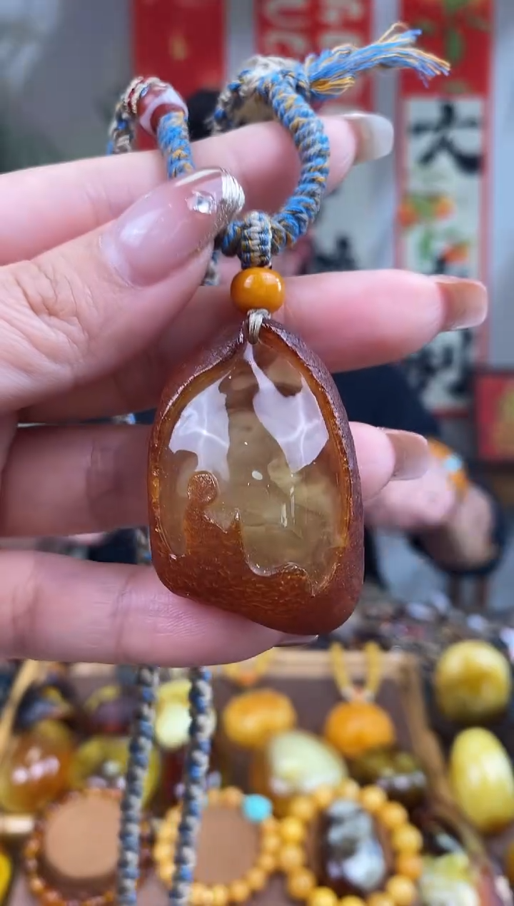 【闪购商品】琥珀裸石未镶嵌基地发货 一物一证 顺丰包邮