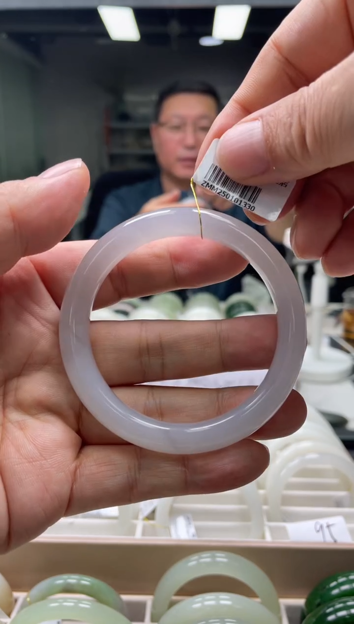 【闪购商品】和田玉手镯未镶嵌编码1330 圈口59-60