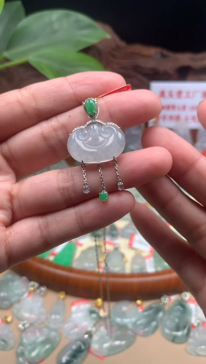 【闪购商品】翡翠颈饰18K金镶嵌如意