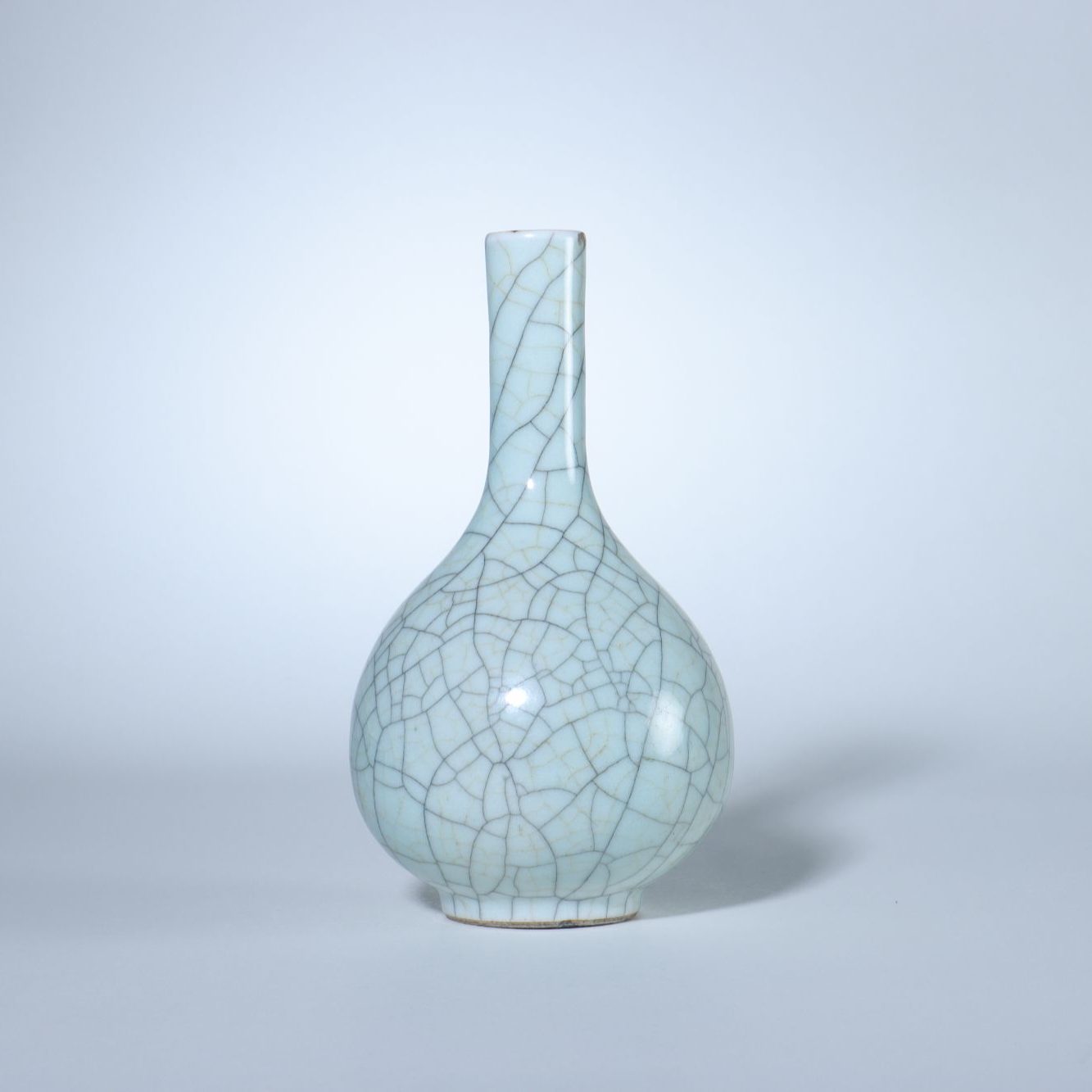 Lot.6170 8005 清中期 仿哥釉胆瓶 H:18.5cm