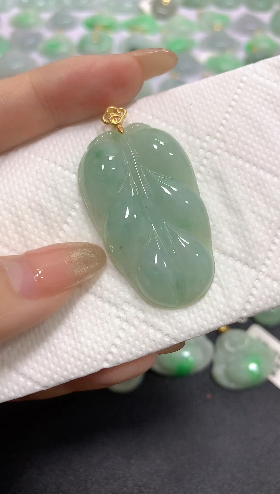 颈饰未镶嵌翡翠A货