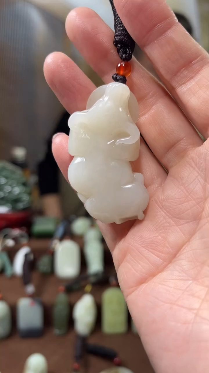 颈饰未镶嵌和田玉·