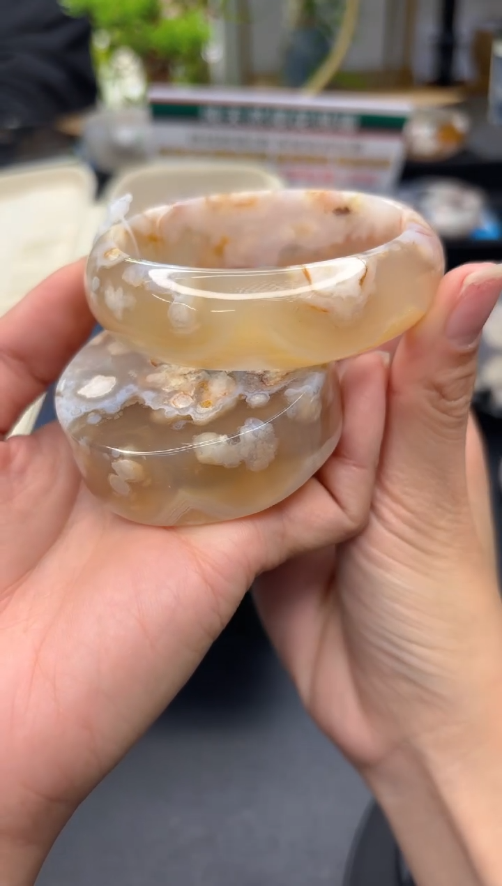 【闪购商品】石英质玉手镯未镶嵌C219(59圈赠送镯心)