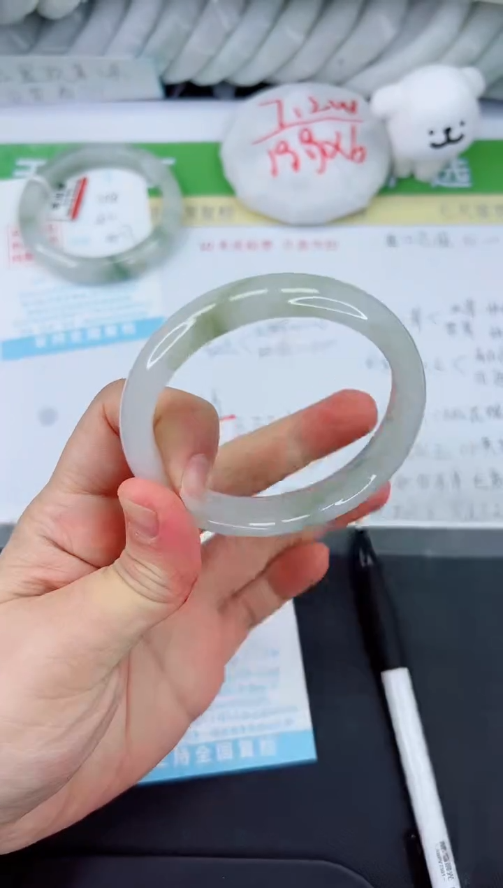 【闪购商品】石英质玉手镯未镶嵌329-60.1