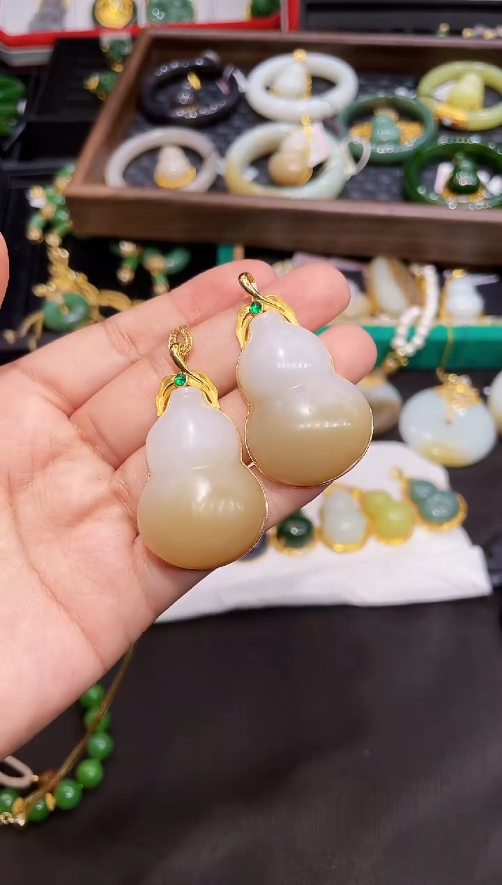 和田玉18K金镶嵌吊坠(赠链)39MM 多样性发一