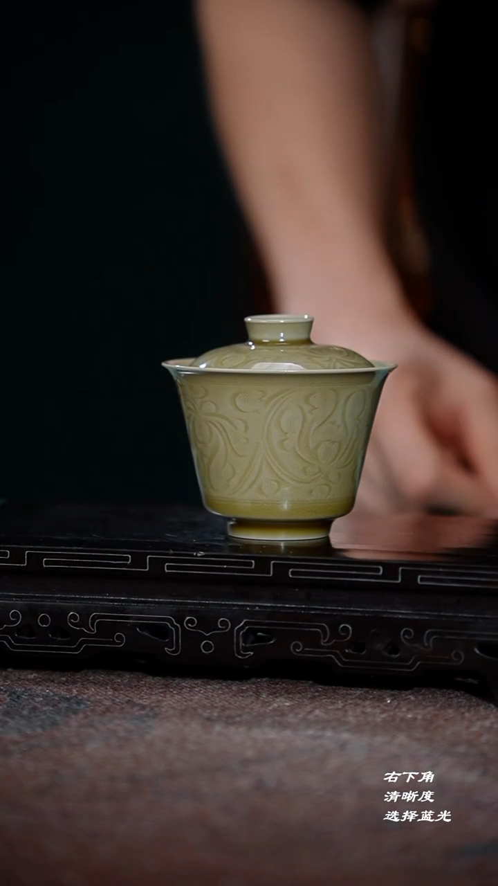 102-2牡丹纹马蹄两才（龙泉密色）