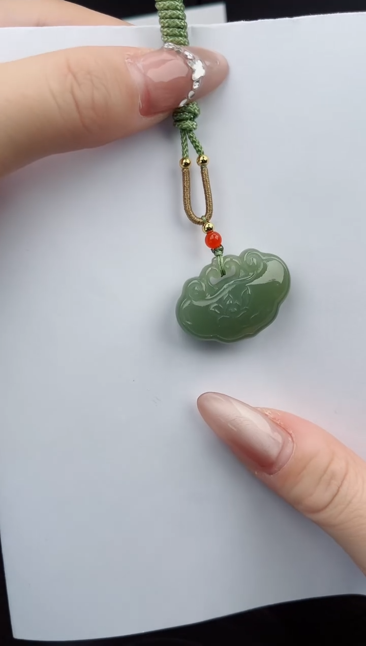 【闪购商品】和田玉吊坠(赠链)未镶嵌011微色差T