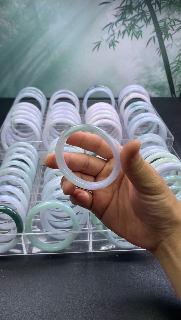 翡翠手镯未镶嵌手镯