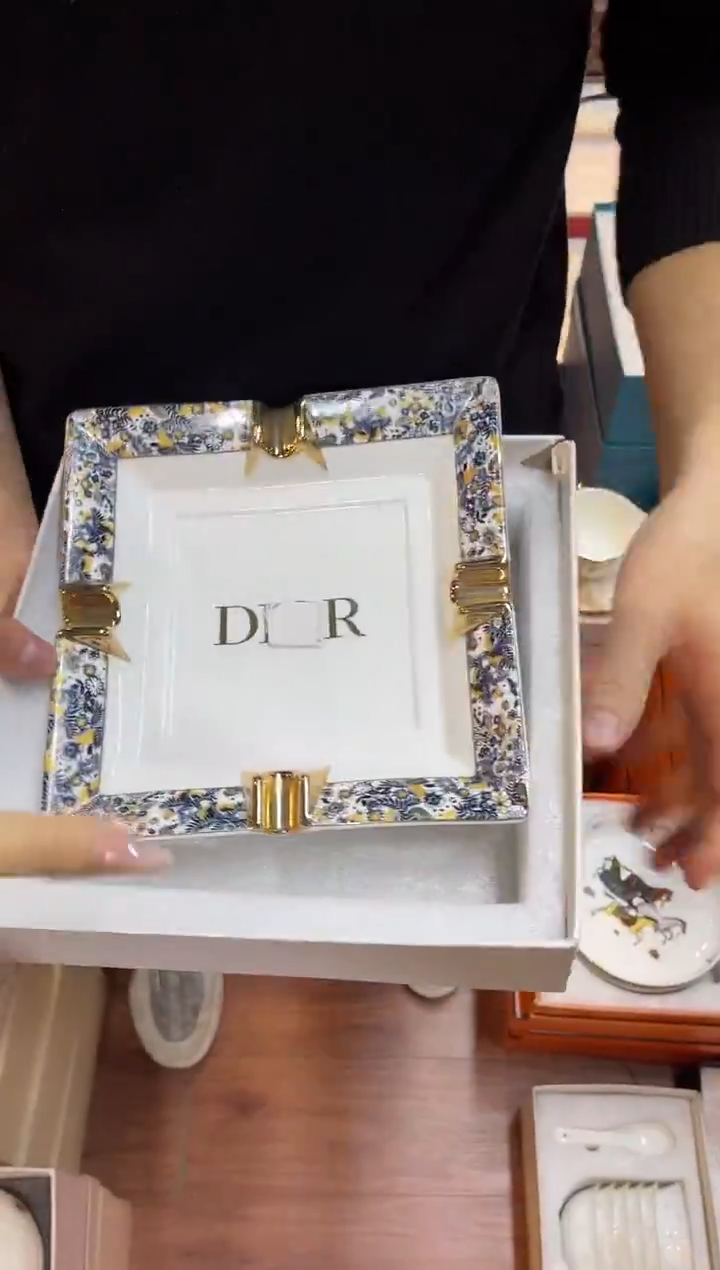 杯鸿辉家品牌瓷器，京东包邮！