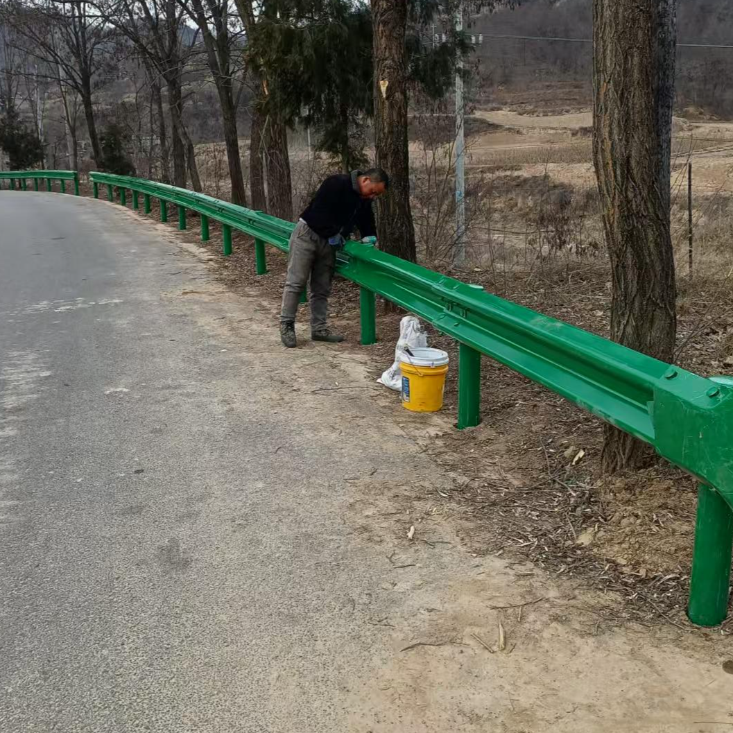 波形护栏板乡村道路高速公路波形护栏道路防撞护栏镀锌喷塑板