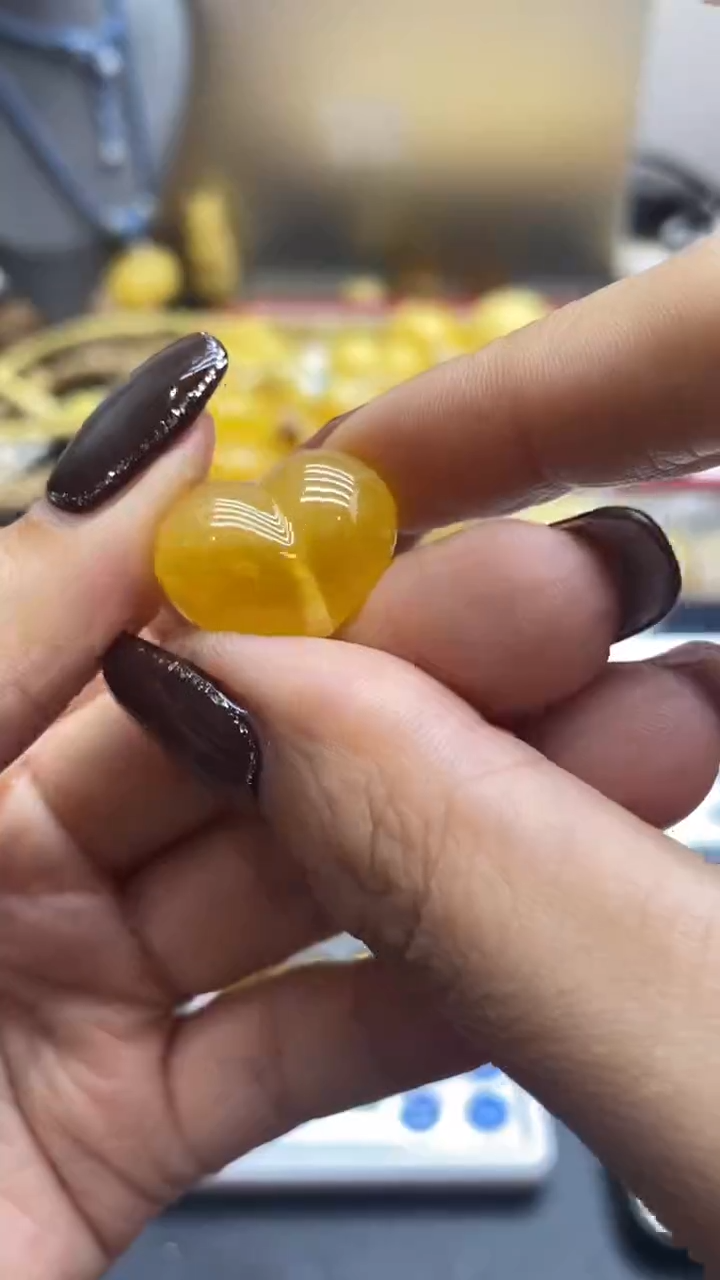 琥珀未镶嵌珠宝奇石382