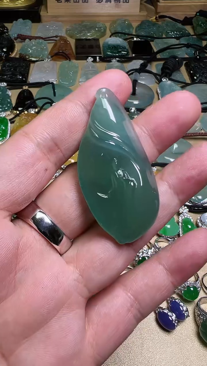 【闪购商品】翡翠颈饰未镶嵌天然缅甸翡翠