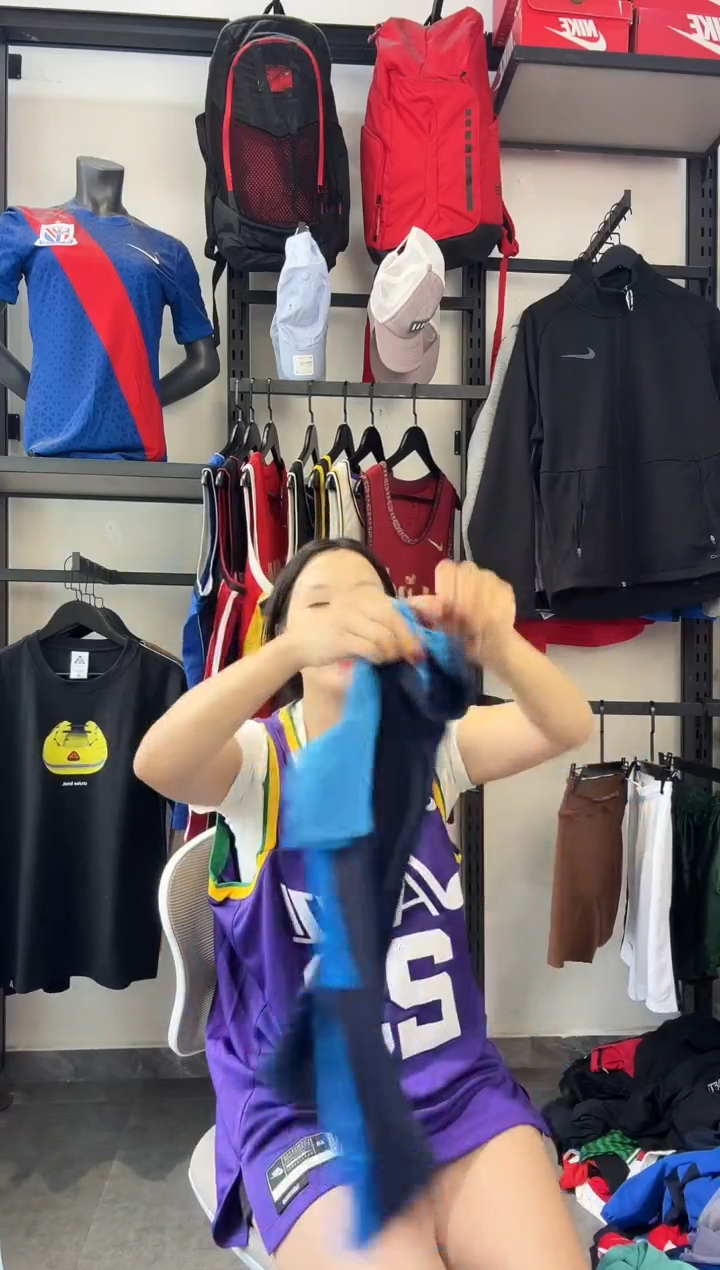 561 ·编码 耐克卫衣服饰过款为准 尺码·M
