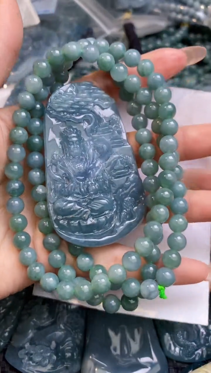 【闪购商品】翡翠颈饰未镶嵌           `