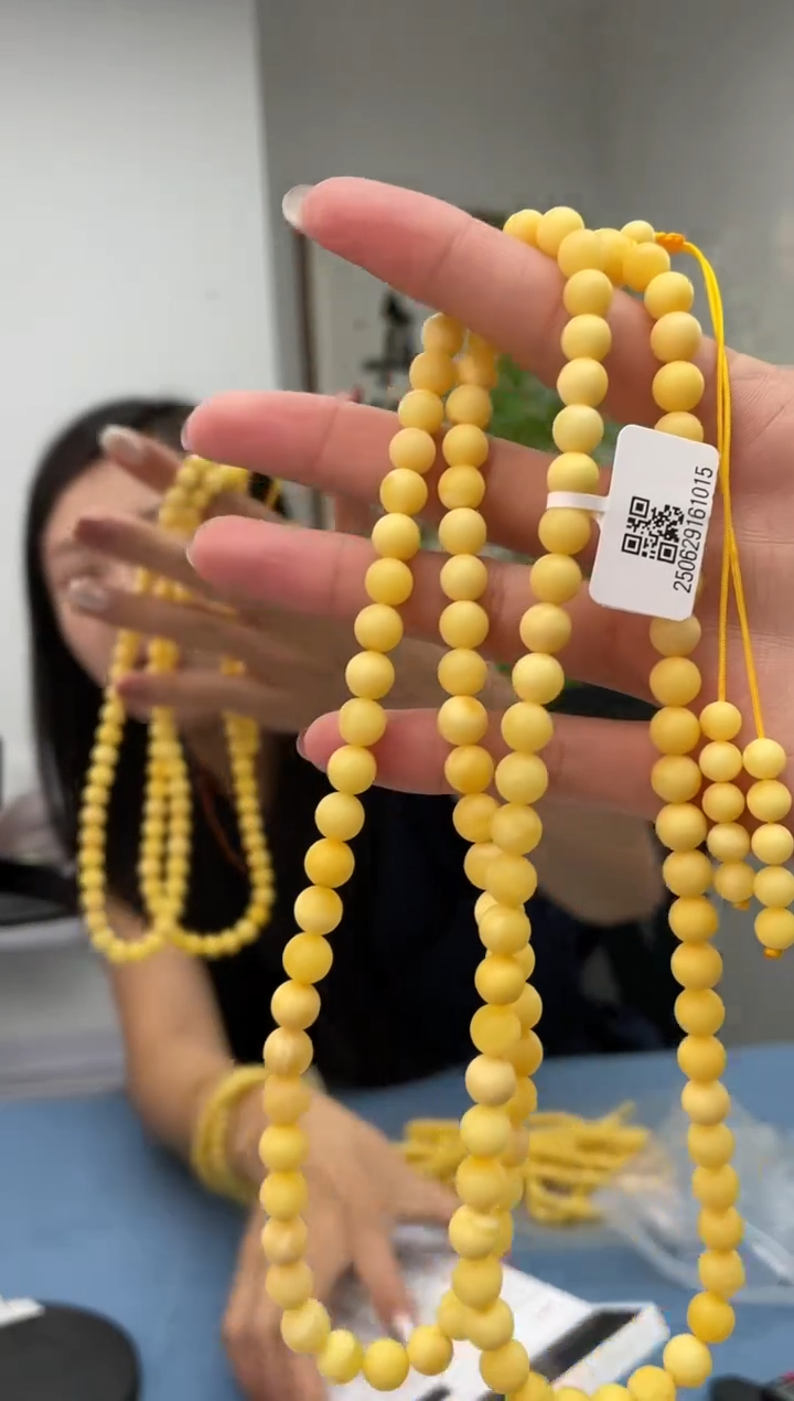 未镶嵌蜜蜡珠宝奇石022，假一罚十多样性发其一