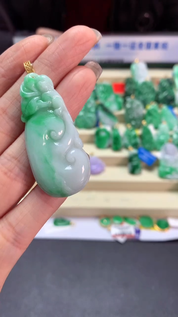 【闪购商品】翡翠吊坠(不含链)18K金镶嵌挂件