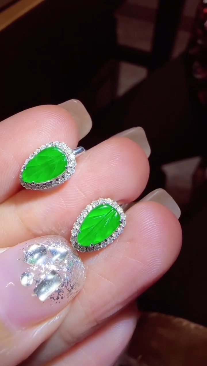 【闪购商品】翡翠耳饰18K金镶嵌叶子