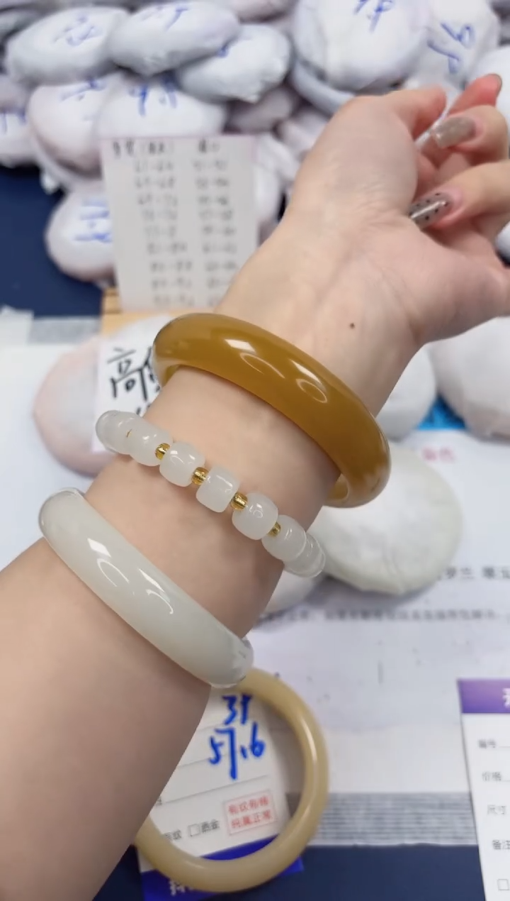 【闪购商品】石英质玉手镯未镶嵌295-财气镯-圈口61