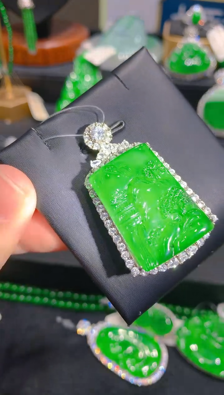 【闪购商品】翡翠颈饰银S925镶嵌43一季