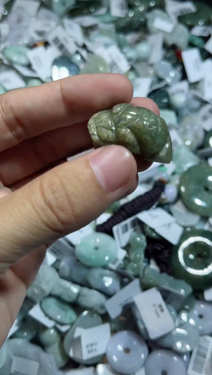 【闪购商品】翡翠颈饰未镶嵌00002667
