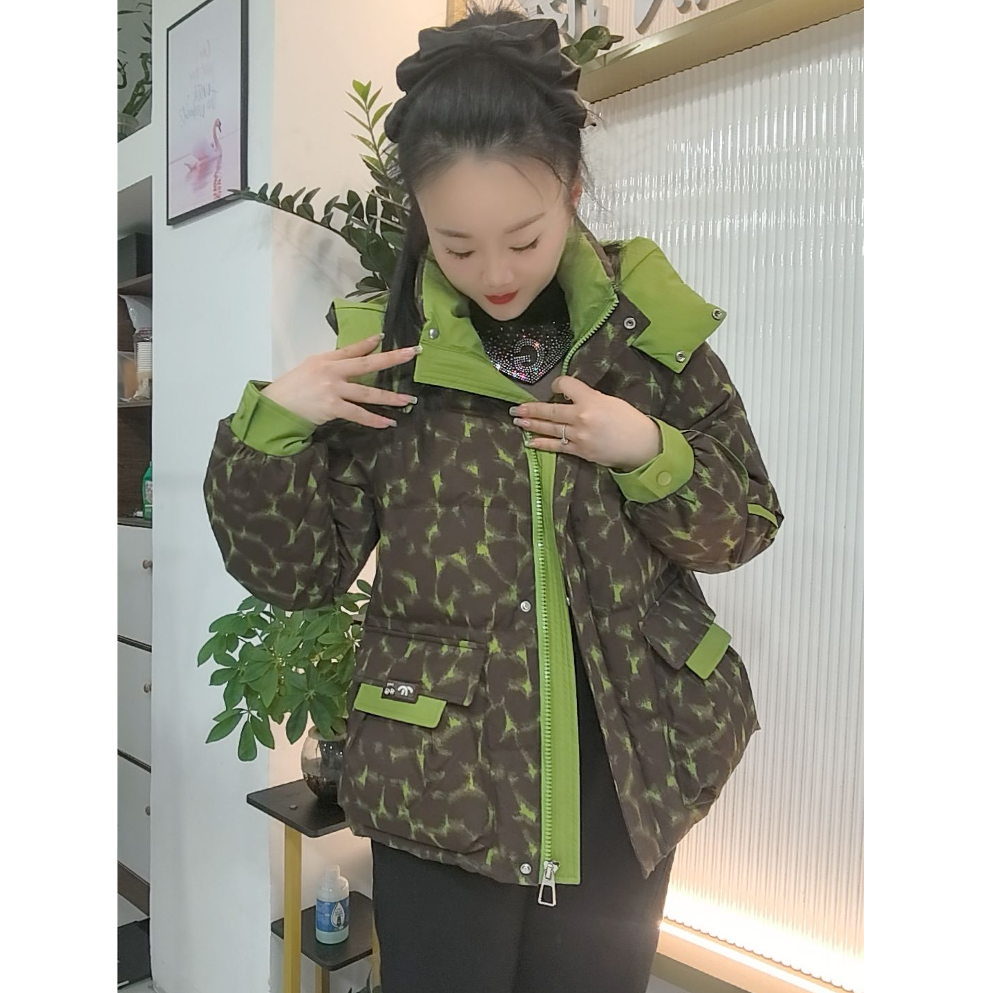 【婉婷潮牌】25B38羽绒服短款连帽保暖冬季女装时尚休闲百搭64长
