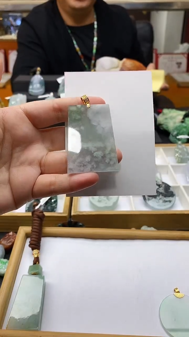 【闪购商品】翡翠颈饰未镶嵌挂件