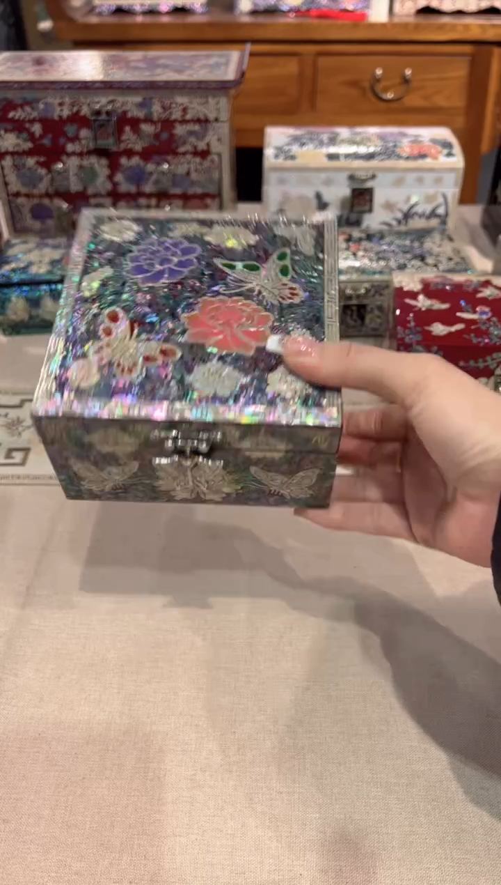 【闪购商品】红底白边弘贝雅螺钿漆器文化馆