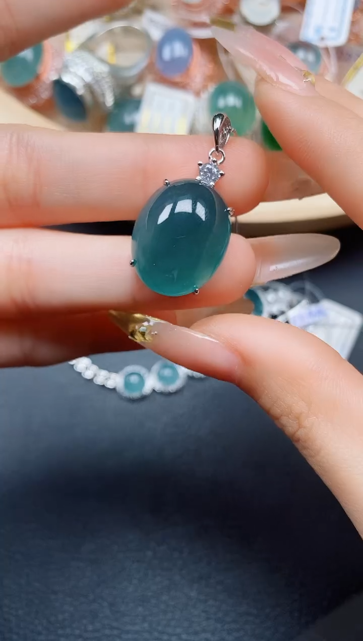 【闪购商品】翡翠吊坠(赠链)银S925镶嵌翡翠
