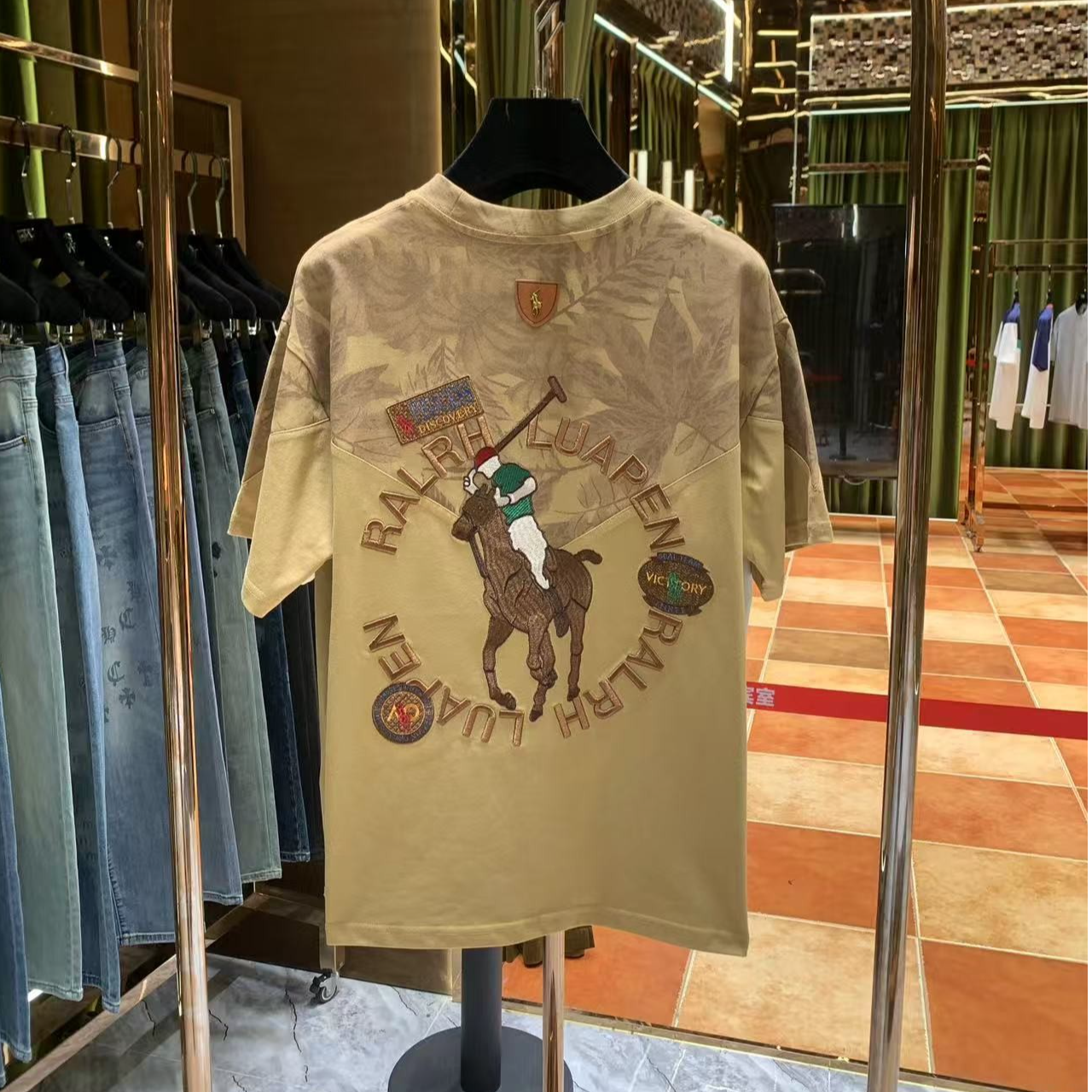 忆【阿飞专属】2025夏季新品时尚百搭英伦风重磅刺绣短袖25256