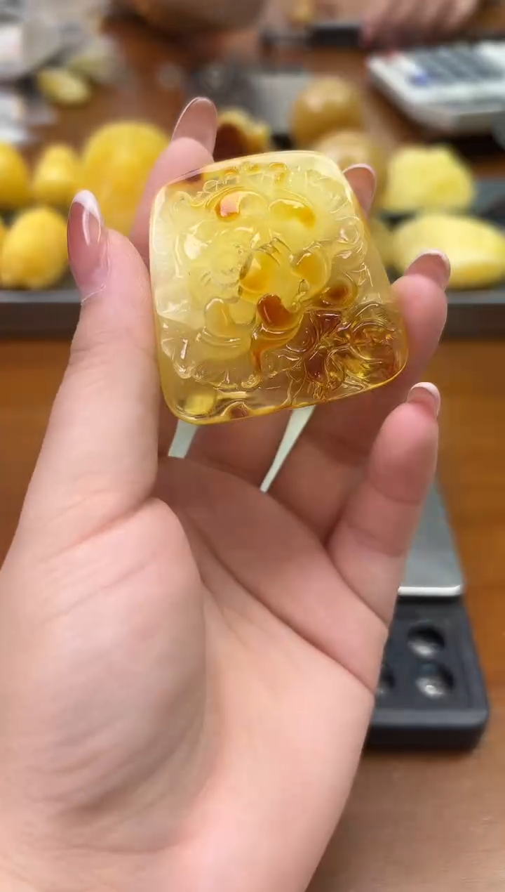 未镶嵌琥珀裸石琥珀蜜蜡吊坠