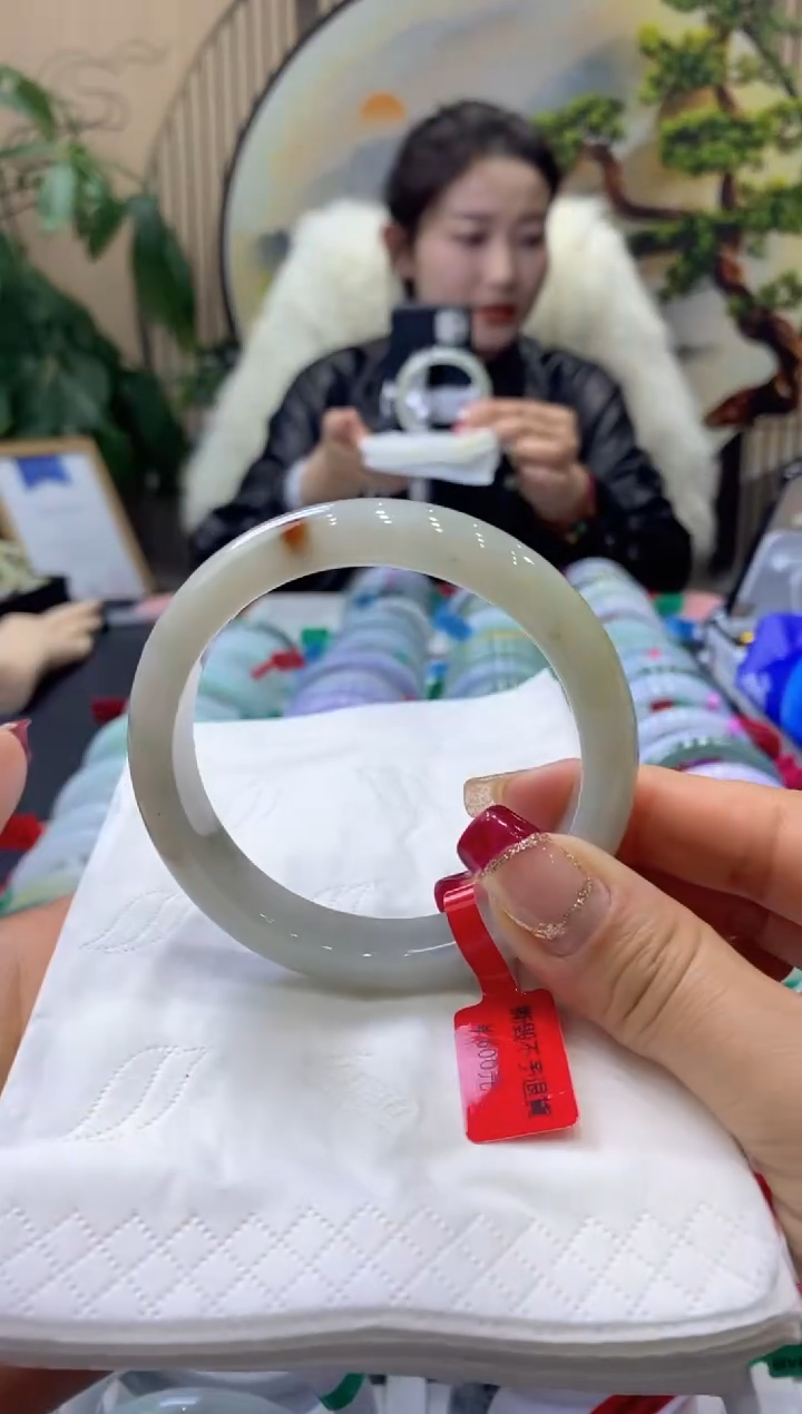 【闪购商品】翡翠手镯未镶嵌99911746