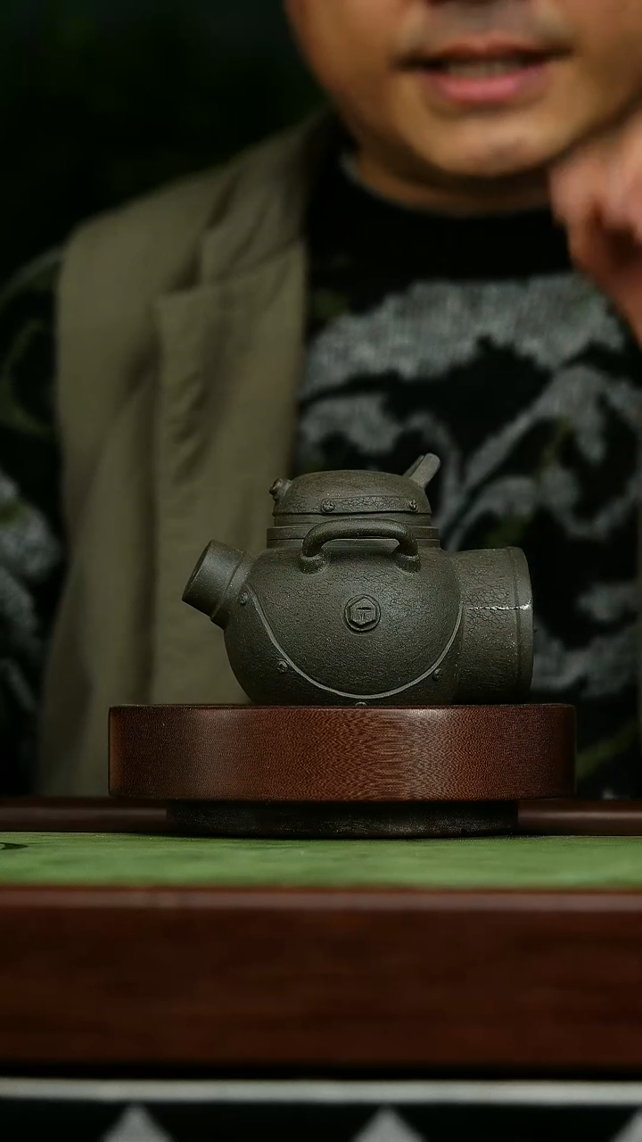 茶壶紫砂c17潜艇手抓壶