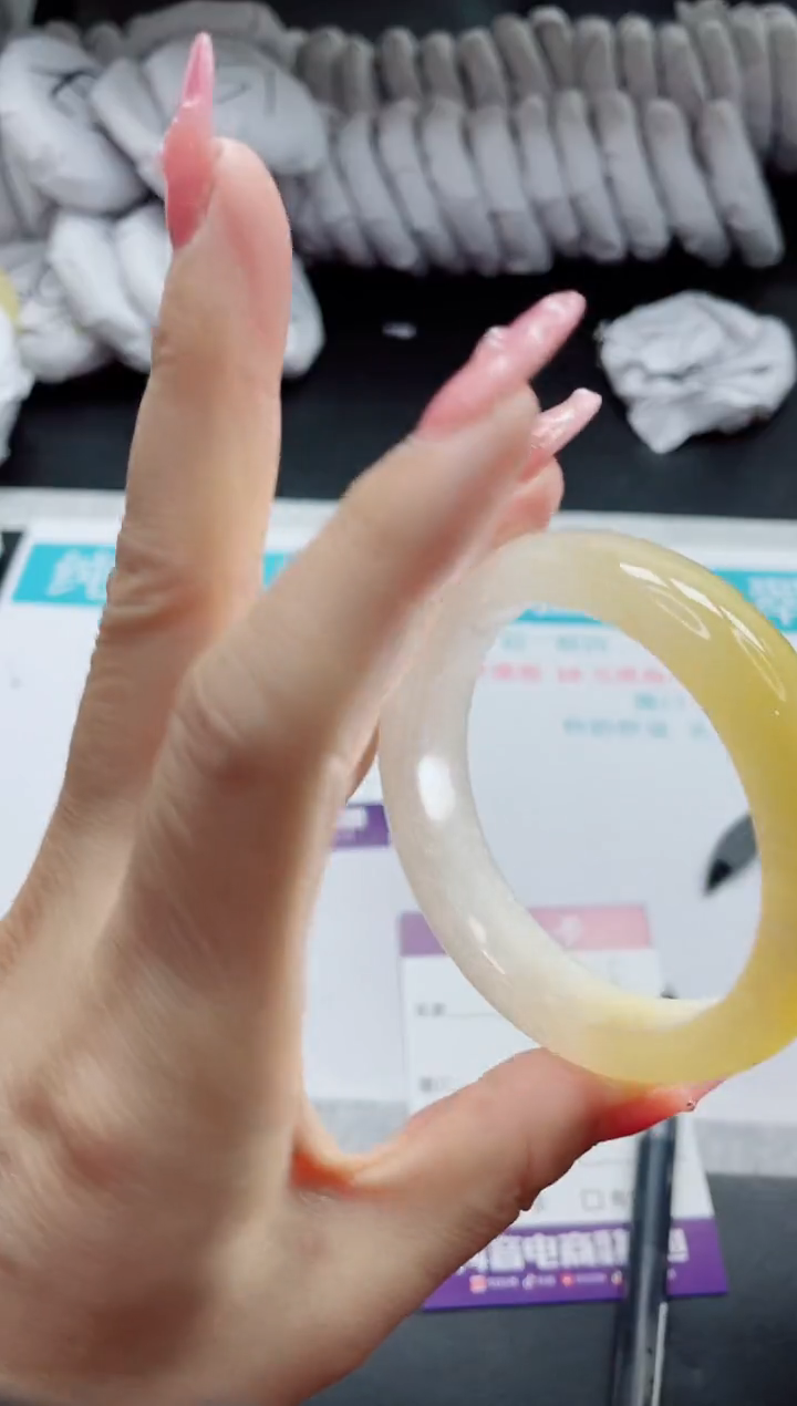 石英质玉未镶嵌手镯89