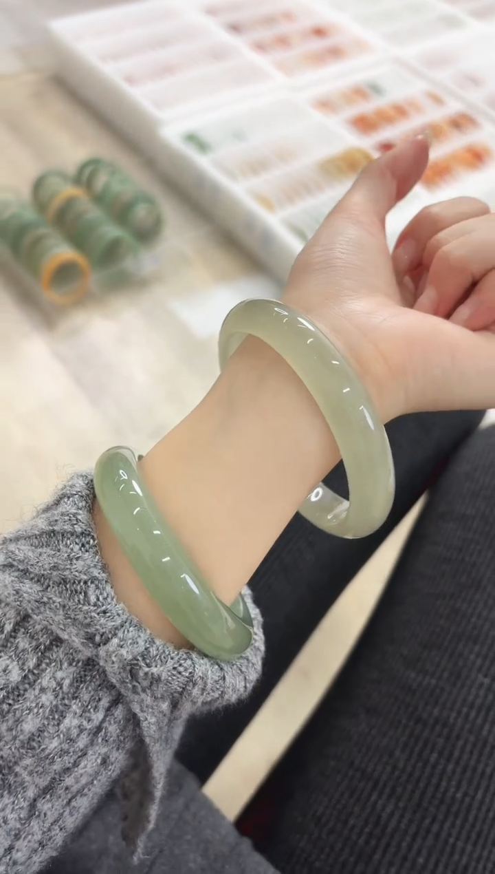 未镶嵌手镯石英质玉109-62D