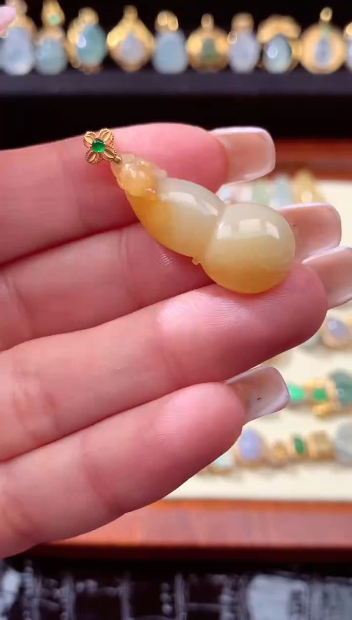 【闪购商品】翡翠颈饰18K金镶嵌葫芦