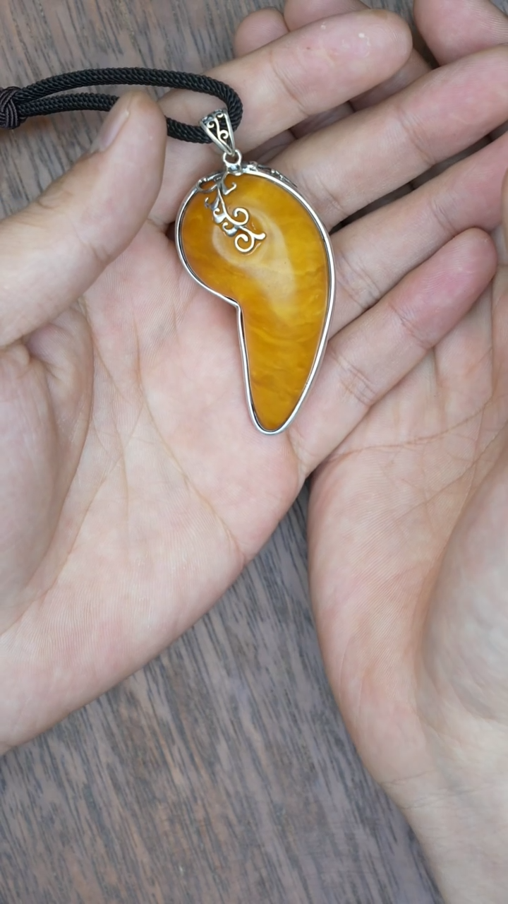 【闪购商品】琥珀裸石银S925镶嵌老蜡橘皮吊坠