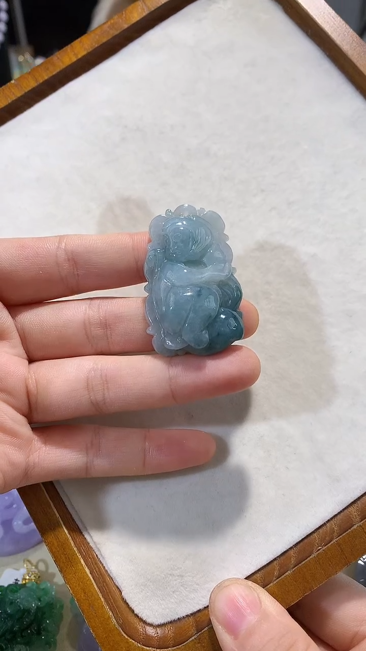 颈饰未镶嵌翡翠吊坠