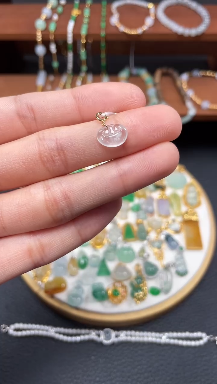 【闪购商品】翡翠吊坠(不含链)18K金镶嵌一个   JK539