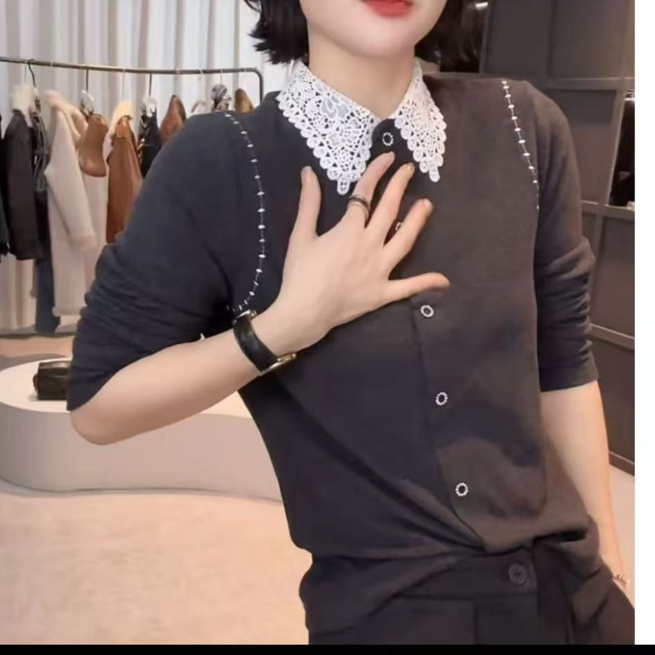 秋冬新款精致翻领时尚洋气长袖上衣女蕾丝拼接设计感打底衫25210