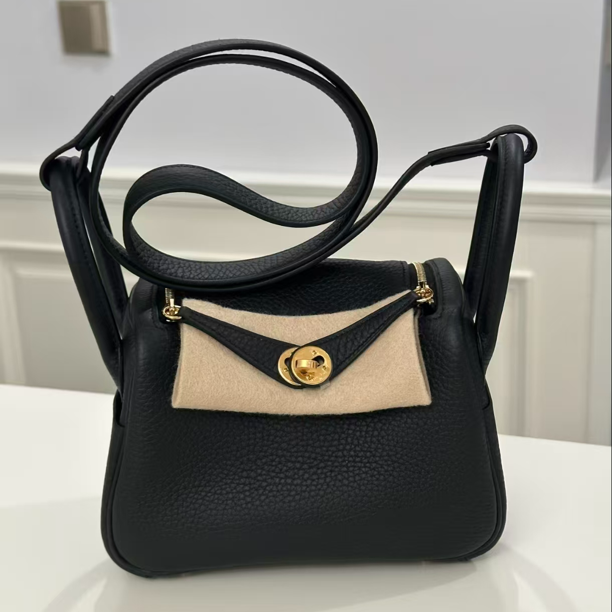 95新 Hermes/爱马仕 爱马仕lindy迷你黑金/88249