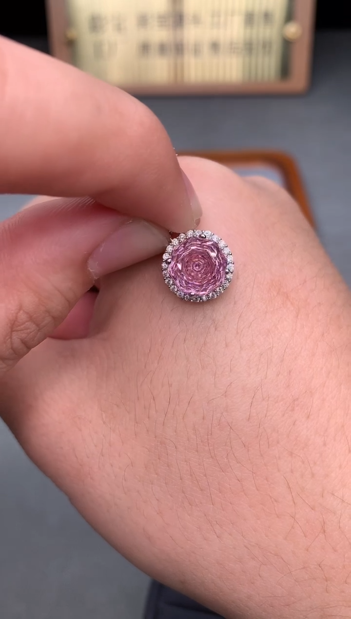 吊坠(赠链)银S925镶嵌碧玺2222