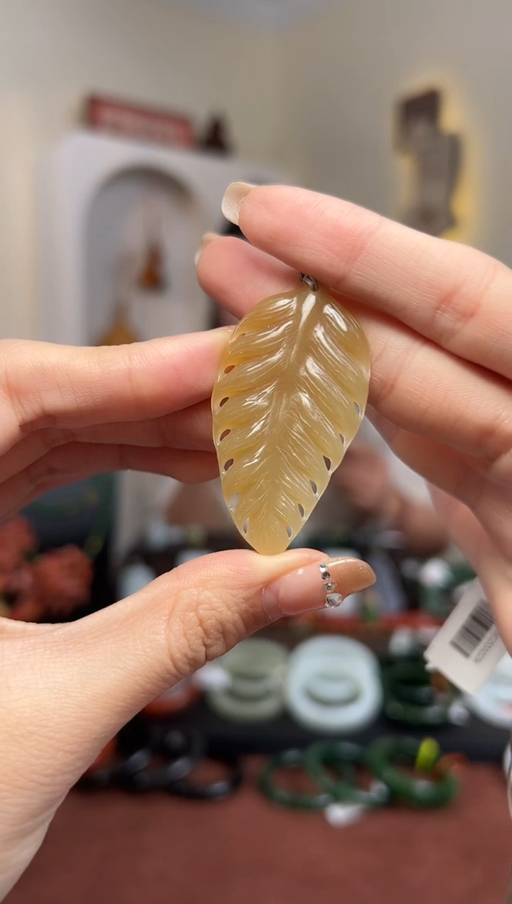 【闪购商品】和田玉颈饰未镶嵌羽毛 