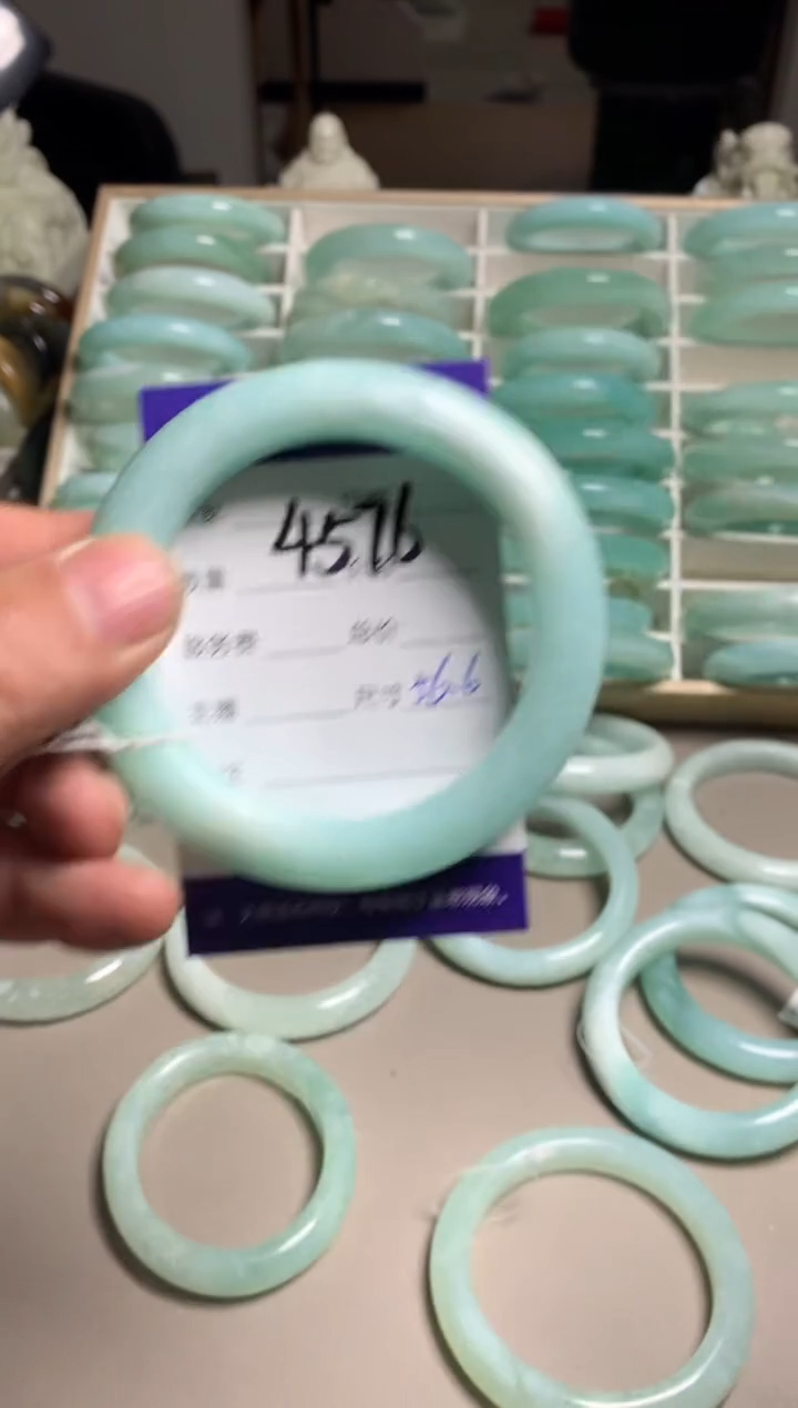 【闪购商品】蛇纹石玉手镯未镶嵌4576