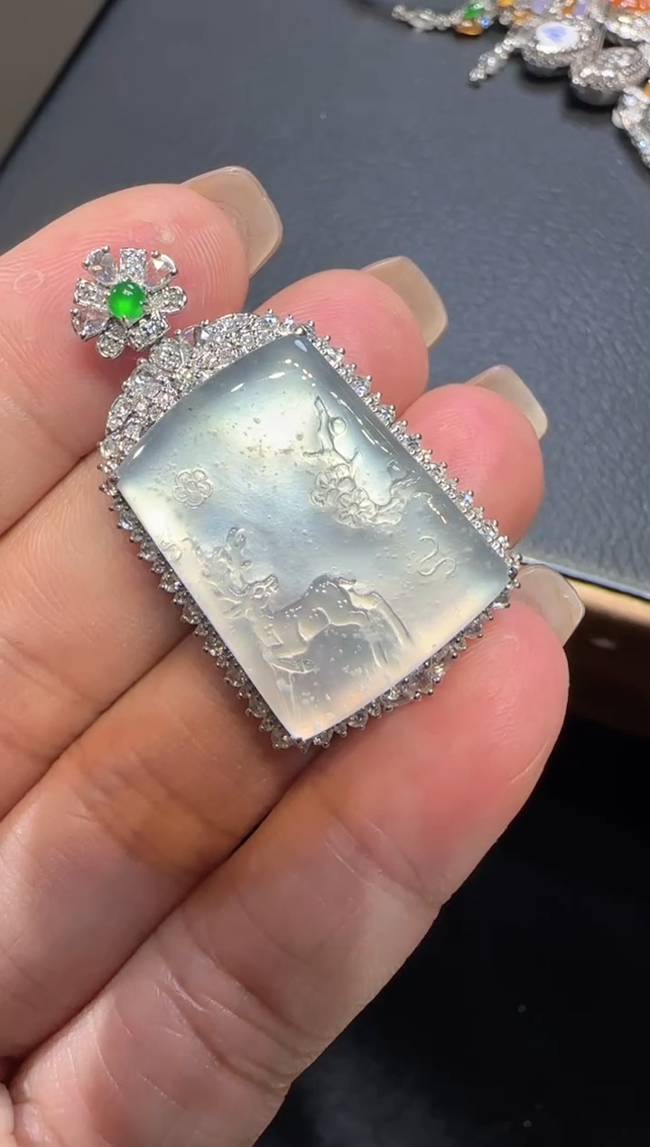 【闪购商品】翡翠颈饰18K金镶嵌一路有你