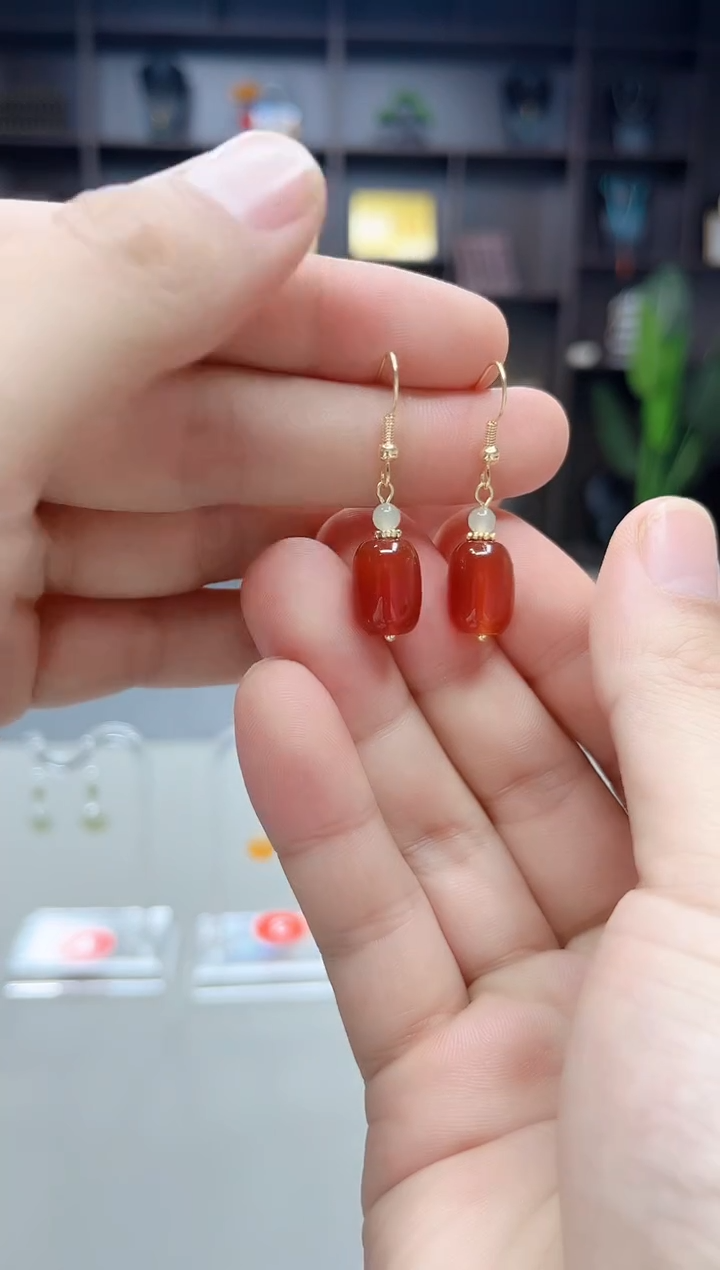 未镶嵌耳饰玛瑙/玉髓1335000