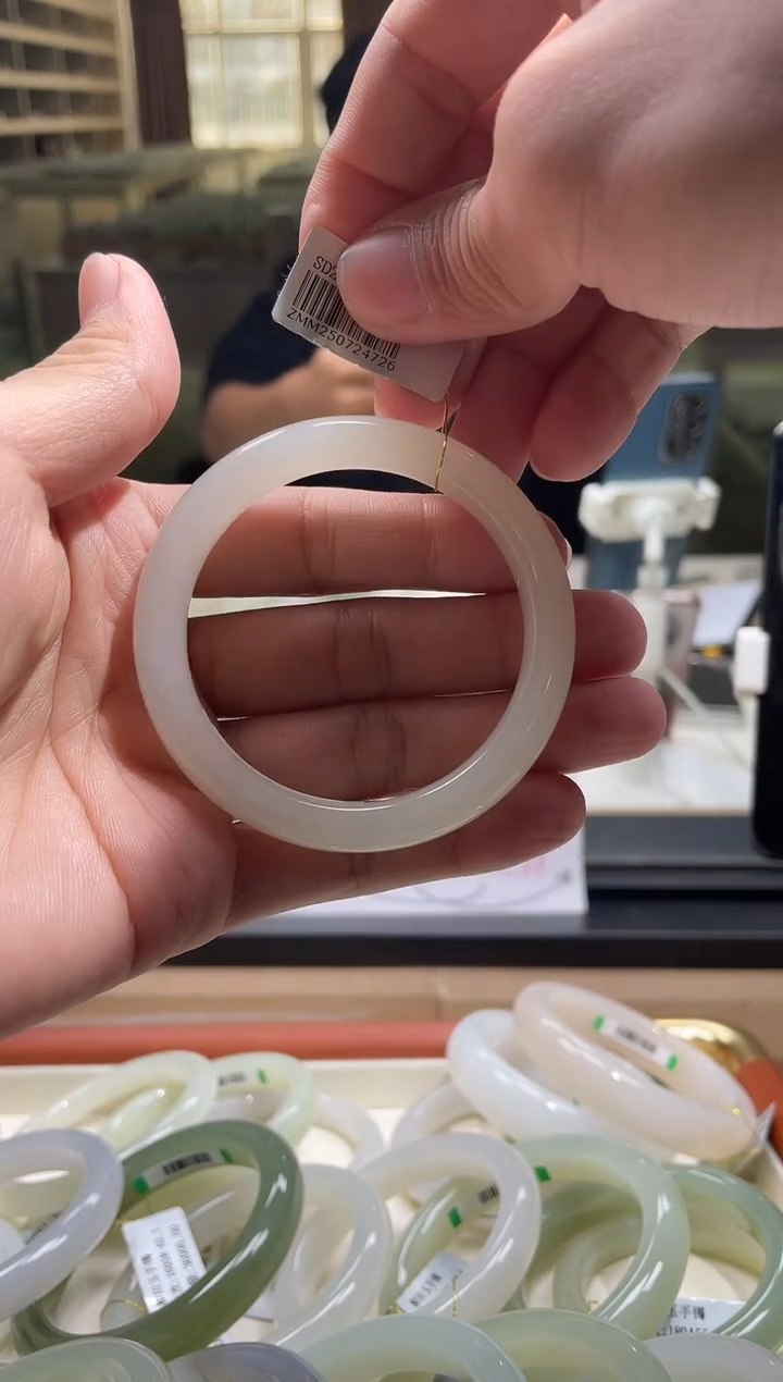 未镶嵌手镯和田玉52-53圈口 4726